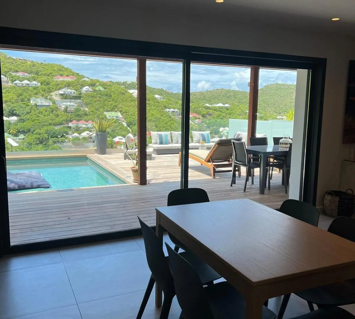 Villa Leo St. Barthelemy サン・バルテルミー島